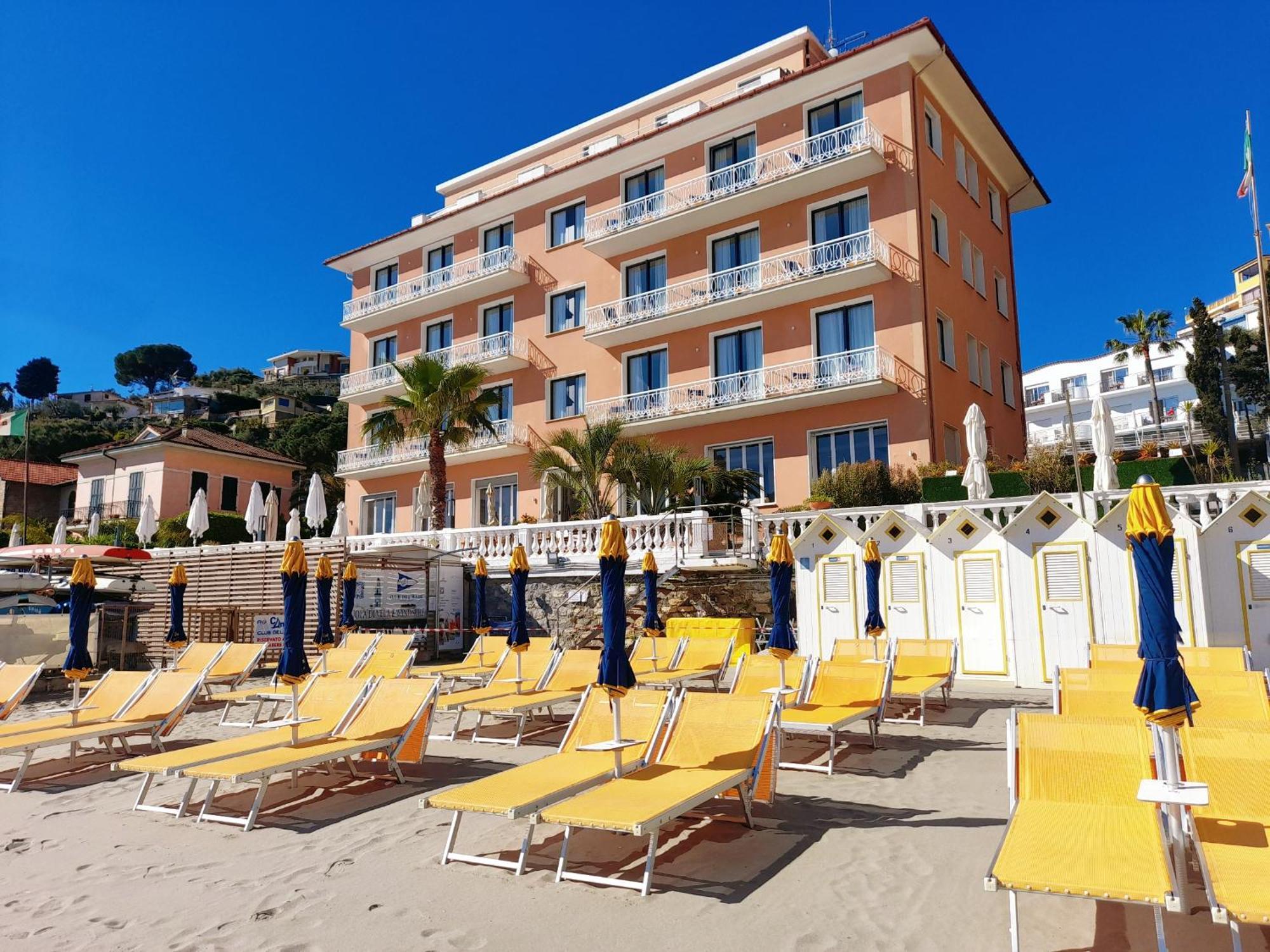 Hotel Golfo E Palme 디아노마리나 외부 사진